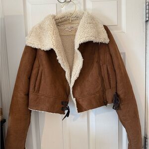 I’m moving I’m donating in January make offer- cropped faux Sherpa coat